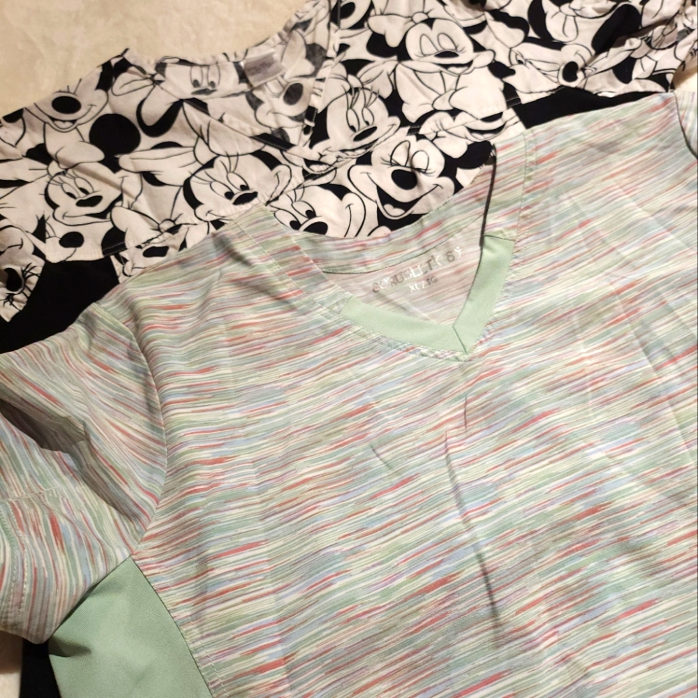 Set of 2 Scrub Tops. Size xl. Preloved